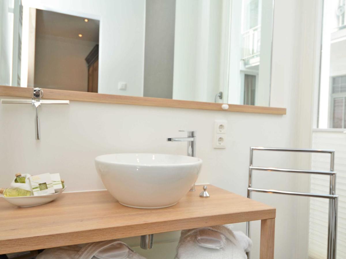 Villa "Johanna" Sellin - Wg13 Mit Kamin Und Zwei Balkonen Екстер'єр фото